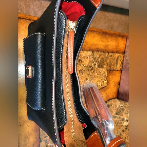 Dooney & Bourke NWT Black shoulder bag - Picture 7 of 14